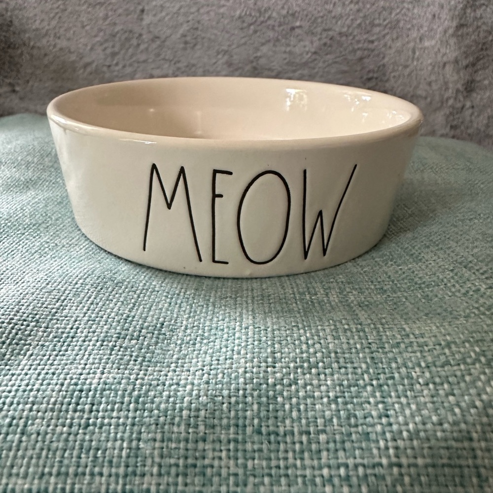 Rae Dunn Meow kitty cat food/water bowl
